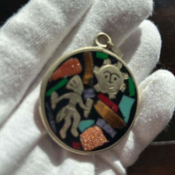 Vintage Mexican Aztec calendar 925 Sterling stamped 2 inch in laid with stones - Picture 5 of 11